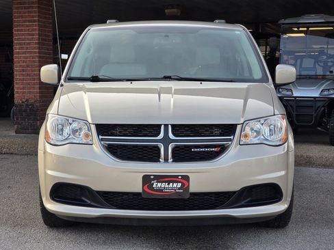 Used 2015 Dodge Grand Caravan SXT w/ UConnect Hands-Free Group image 2