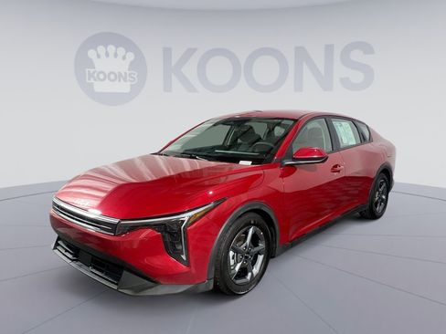 Used 2025 Kia K4 LXS image 1