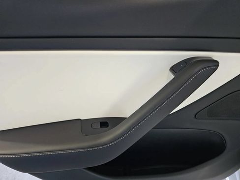 Used 2020 Tesla Model 3 RWD image 11