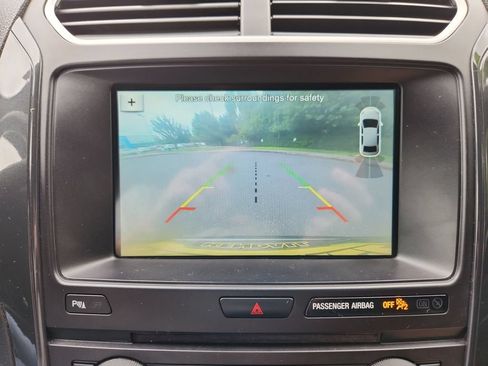 Used 2018 Ford Explorer XLT w/ Equipment Group 202A AWD/4WD image 16