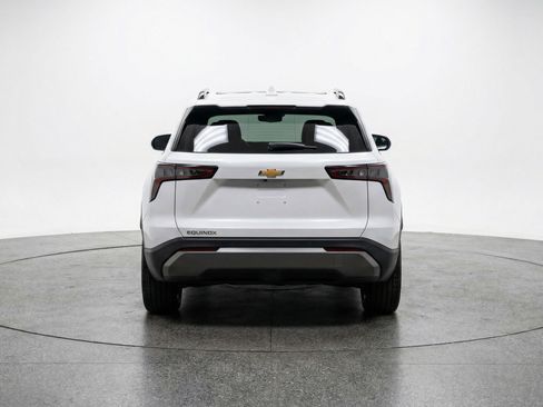 Used 2025 Chevrolet Equinox LT FWD image 7