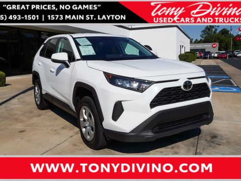 Used 2022 Toyota RAV4 LE AWD/4WD image 1