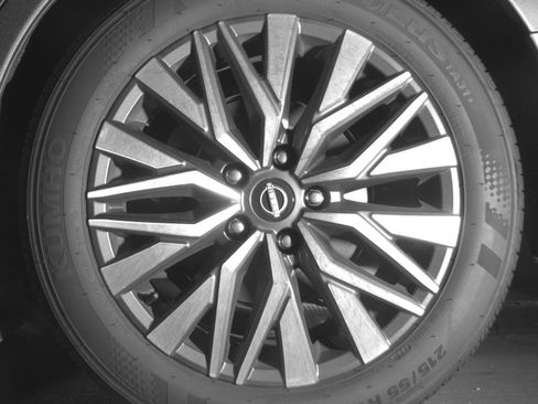 Used 2025 Nissan Altima 2.5 SV FWD image 17