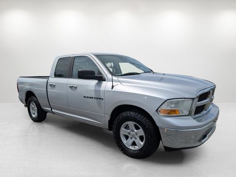 Used 2012 RAM 1500 Classic SLT image 3