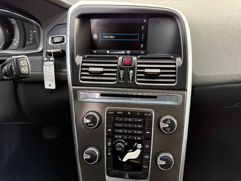 Used 2015 Volvo XC60 T5 Premier image 21