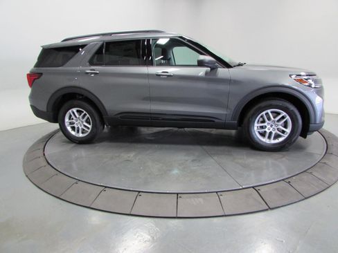 New 2026 Ford Explorer Active image 4