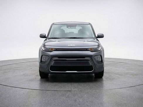 Used 2025 Kia Soul LX w/ LX Technology Package FWD image 2