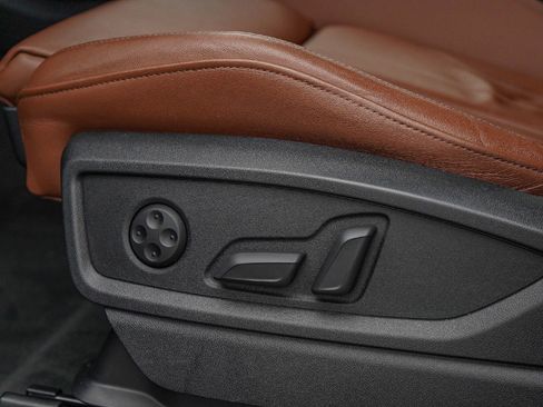 Used 2023 Audi Q5 e Premium Plus w/ Premium Plus Package image 23