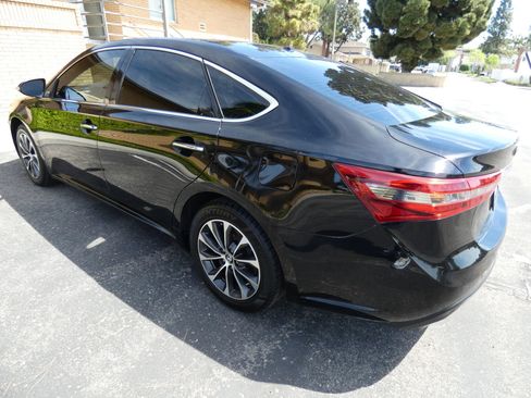 Used 2018 Toyota Avalon XLE image 13