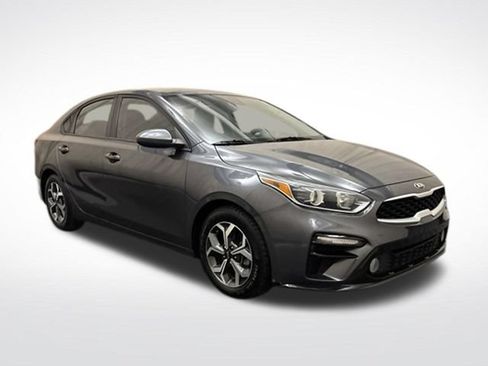 Used 2021 Kia Forte LXS FWD image 3