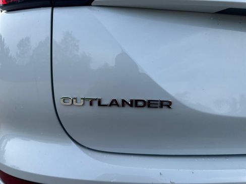 Used 2022 Mitsubishi Outlander ES AWD/4WD image 33