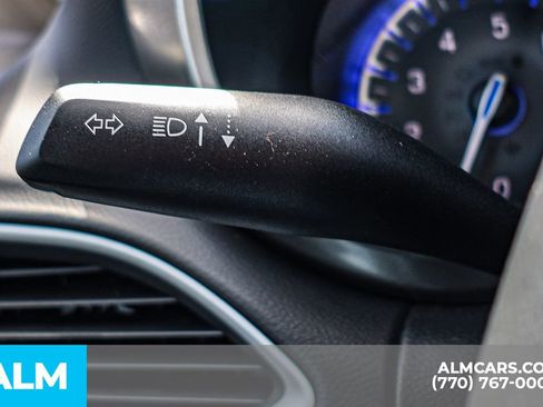Used 2024 Chrysler Pacifica Touring-L FWD image 35