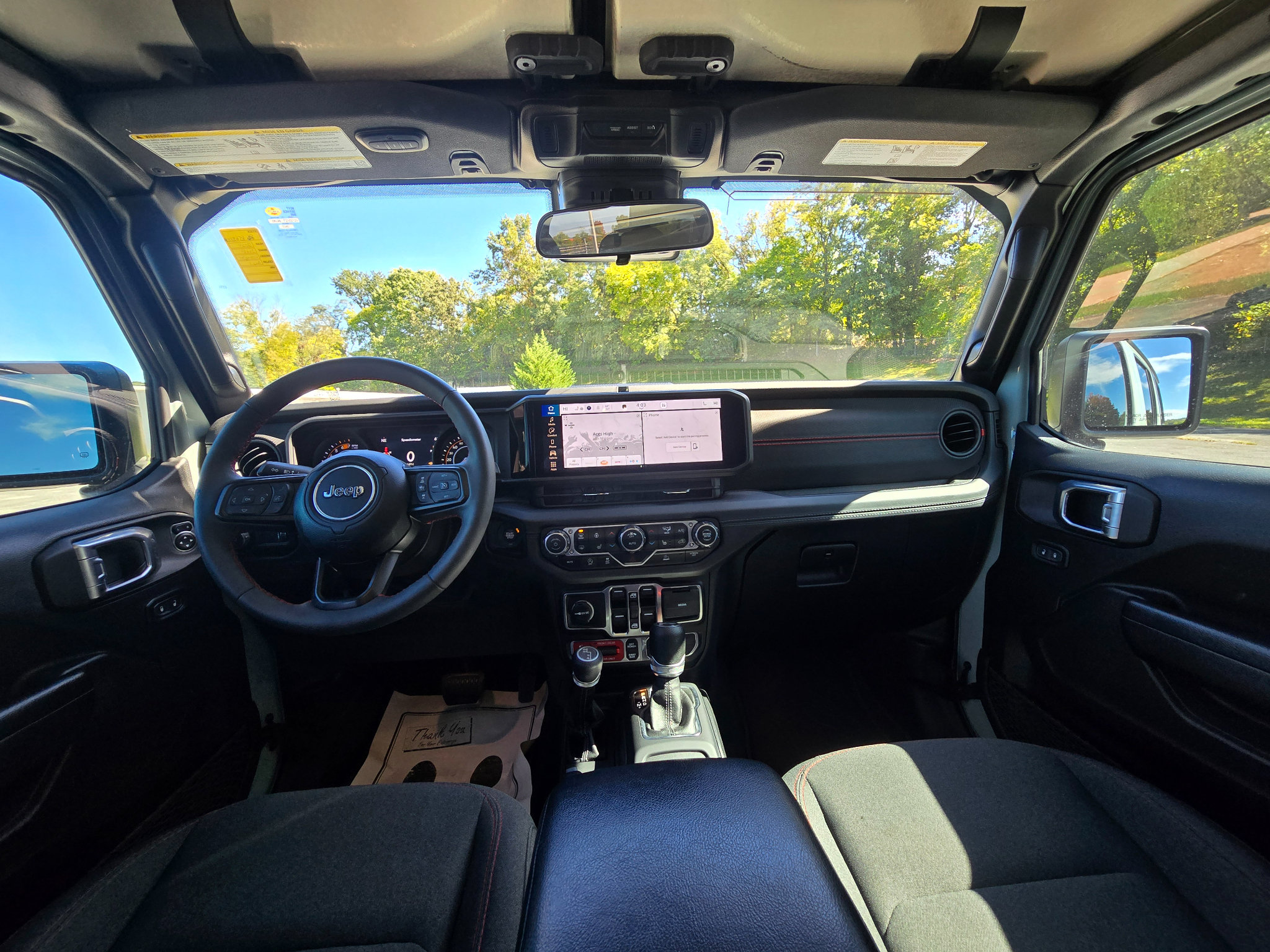 Used 2024 Jeep Wrangler Unlimited Rubicon w/ Convenience Group AWD/4WD image 18