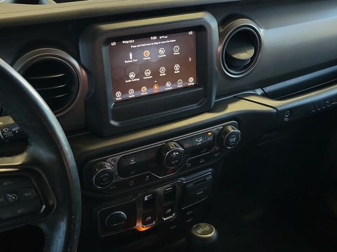 Certified 2022 Jeep Wrangler Sport AWD/4WD image 23