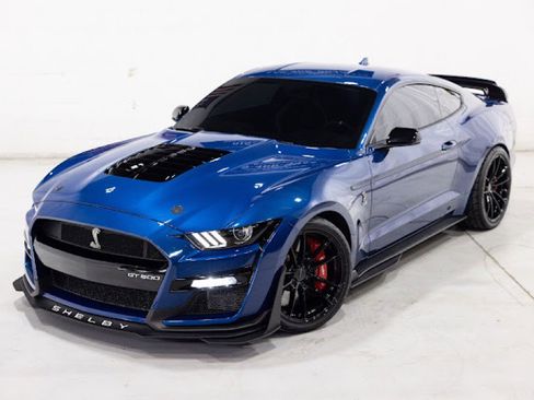 Used 2022 Ford Mustang Shelby GT500 w/ Carbon Fiber Track Pack image 3
