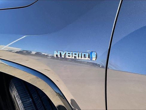 Used 2021 Toyota RAV4 XSE image 33