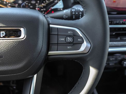 New 2025 Jeep Compass Latitude w/ Sun & Sound Group image 27