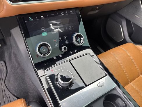 Used 2019 Land Rover Range Rover Velar R-Dynamic SE AWD/4WD image 21