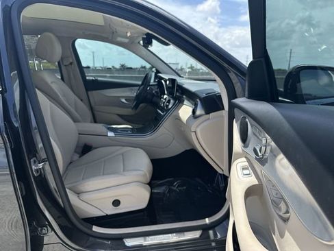 Used 2022 Mercedes-Benz GLC 300 image 29