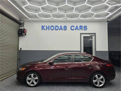 Used 2014 Acura ILX w/ Technology Package image 1