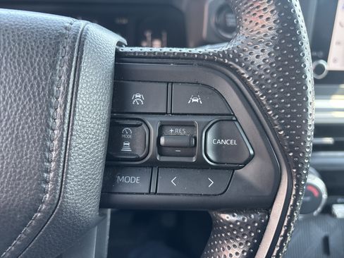 Used 2025 Toyota Tacoma SR5 AWD/4WD image 19