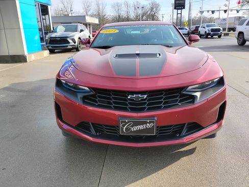 Used 2023 Chevrolet Camaro LT w/ Technology Package image 5