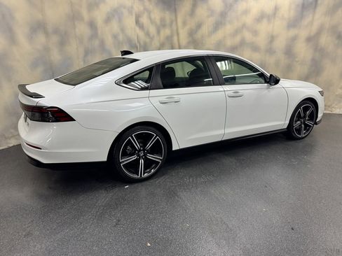 Used 2024 Honda Accord Sport image 10