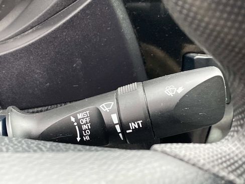 Used 2015 Toyota Corolla LE image 19