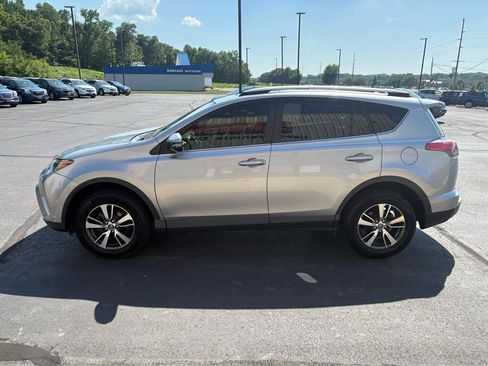 Used 2018 Toyota RAV4 XLE w/ Plus Extra Value Package FWD image 5