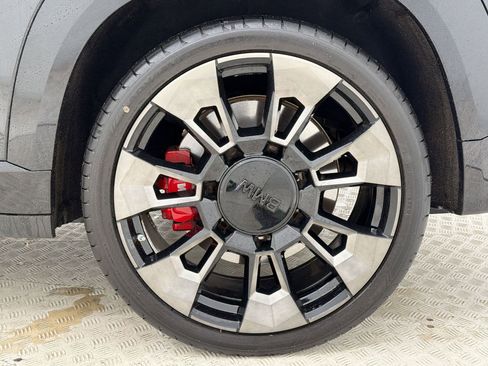 Used 2023 BMW XM AWD/4WD image 11