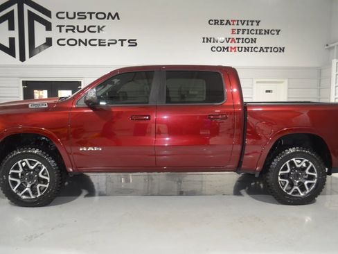 Used 2025 RAM 1500 Laramie AWD/4WD image 4