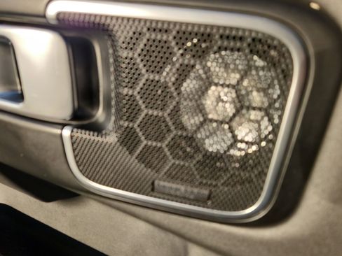 Used 2012 Land Rover Range Rover HSE image 28