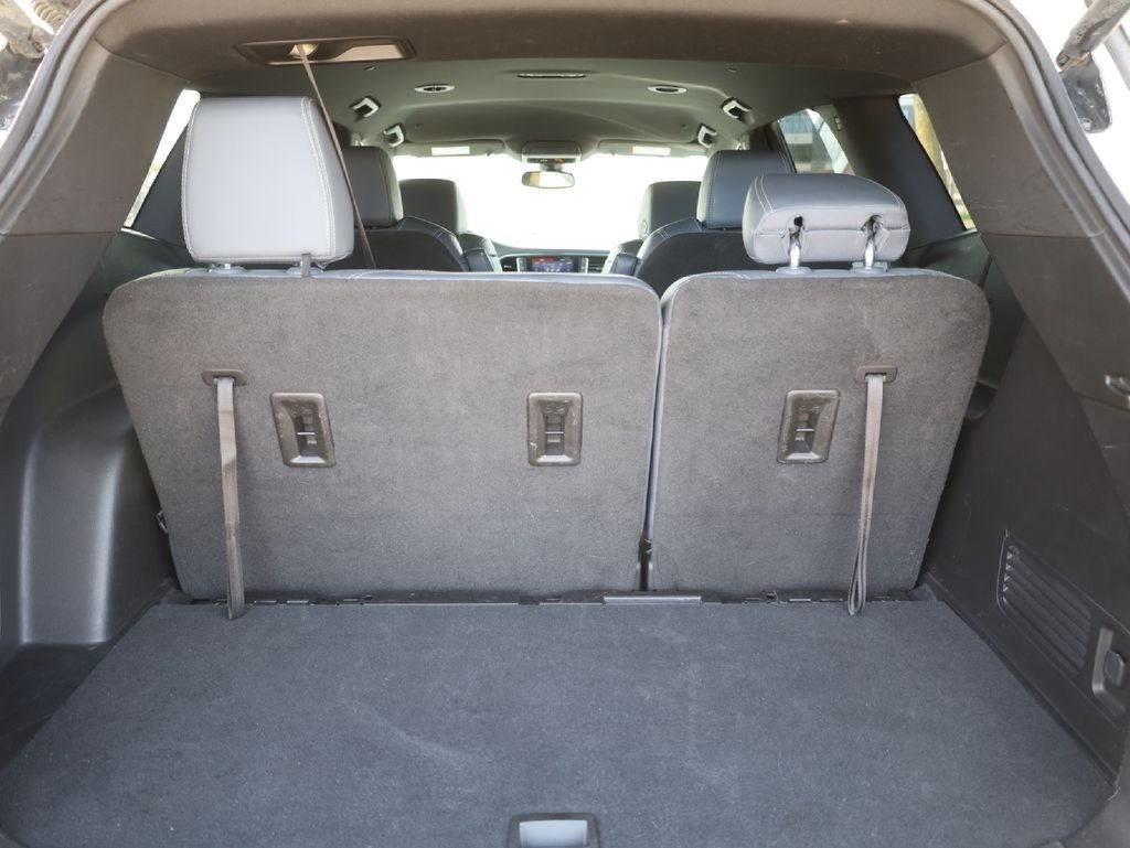 Used 2022 Buick Enclave Essence AWD/4WD image 19