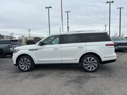 Used 2023 Lincoln Navigator Reserve image 6