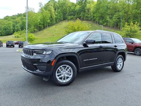 New 2026 Jeep Grand Cherokee Laredo AWD/4WD image 2