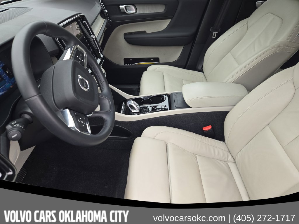 Certified 2023 Volvo XC40 B5 Plus w/ Protection Package Premier AWD/4WD image 14