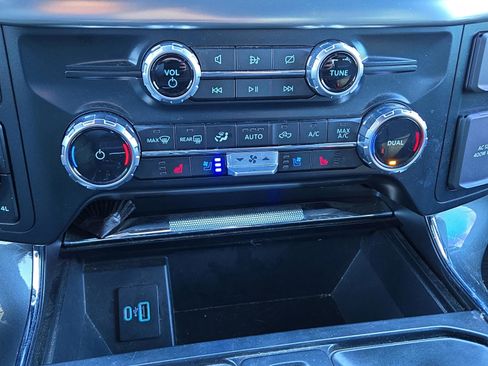 Used 2023 Ford F150 Lariat image 27