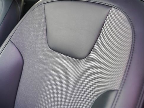 Certified 2025 Kia Niro EX image 24