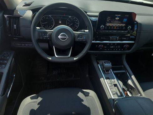 New 2025 Nissan Pathfinder SV w/ SV Premium Package image 10