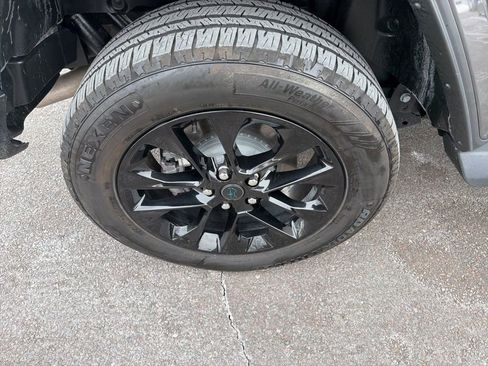 Certified 2025 Jeep Wrangler Unlimited Sahara image 17