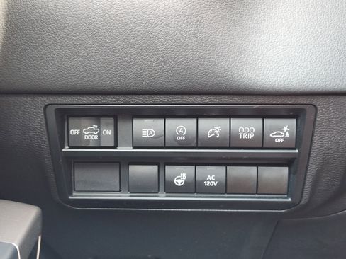 Used 2024 Toyota Tundra Limited image 19