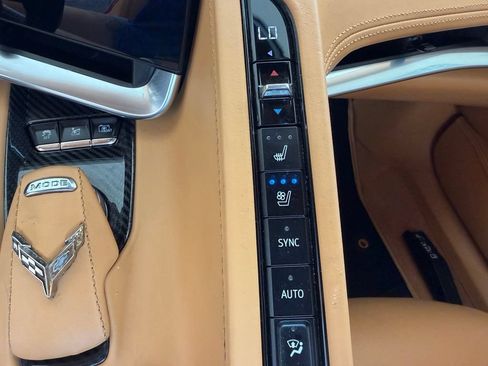 Used 2021 Chevrolet Corvette Stingray Premium Conv w/ Z51 Performance Package RWD image 41