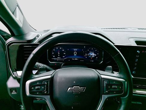 Used 2024 Chevrolet Silverado 1500 LT Trail Boss w/ Convenience Package II image 12