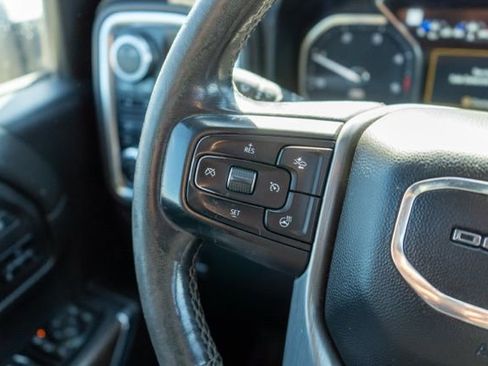 Used 2022 GMC Sierra 2500 Denali w/ Denali Black Diamond Edition image 17