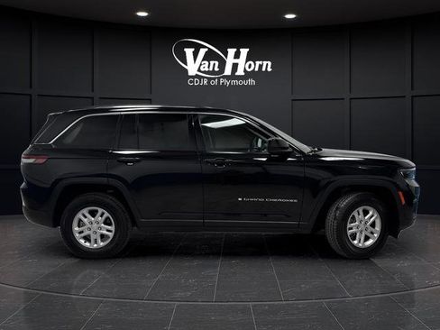 Used 2023 Jeep Grand Cherokee Laredo w/ Luxury Tech Group I image 2