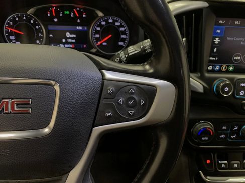 Used 2021 GMC Terrain SLT image 22