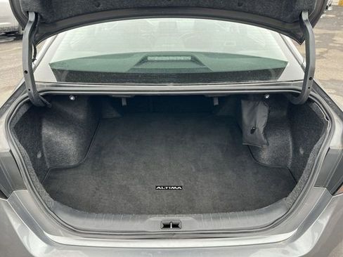 Used 2024 Nissan Altima 2.5 SV image 24