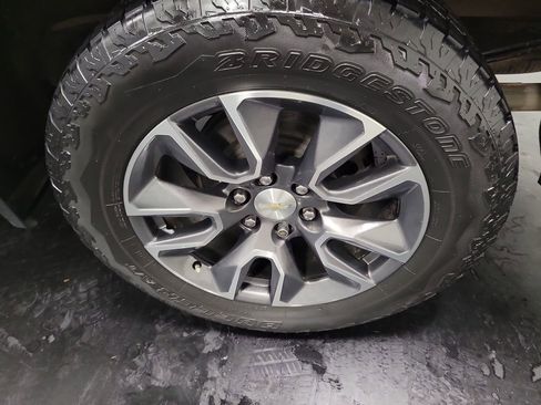 Used 2020 Chevrolet Silverado 1500 LT w/ Texas Edition image 11