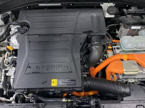 Used 2020 Hyundai Ioniq SEL FWD image 28