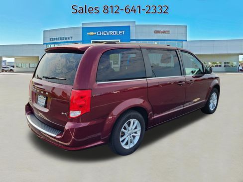 Used 2020 Dodge Grand Caravan SXT FWD image 7